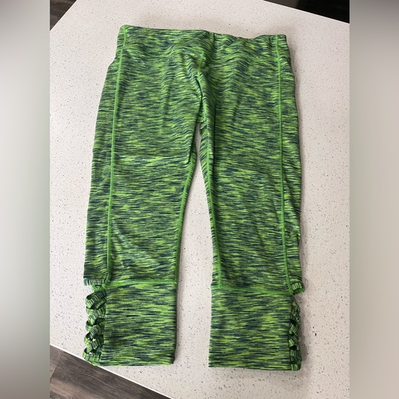 Seahawk themed Capri Leggings - Picture 4 of 6